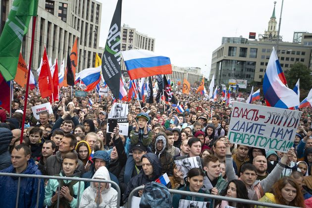 【動画あり】１万３千人が連行されてもロシアで反戦デモ