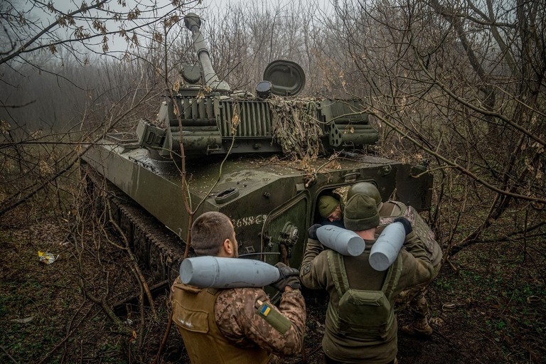バフムート、激しい戦闘も「持ちこたえている」【ウクライナ軍】　