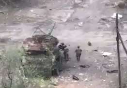 【戦争】兵士が地雷を除去していたが、突然爆発